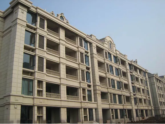 仿石漆代替石材可靠嗎？華喆仿石漆給您一個準(zhǔn)確的答復(fù)！